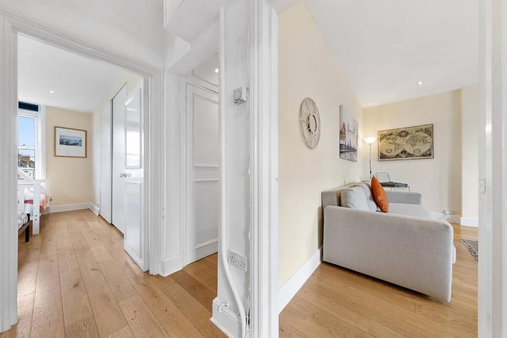 Spacious Sleep 11 With Terrace In Earls Court Ec99 Londres Exterior foto