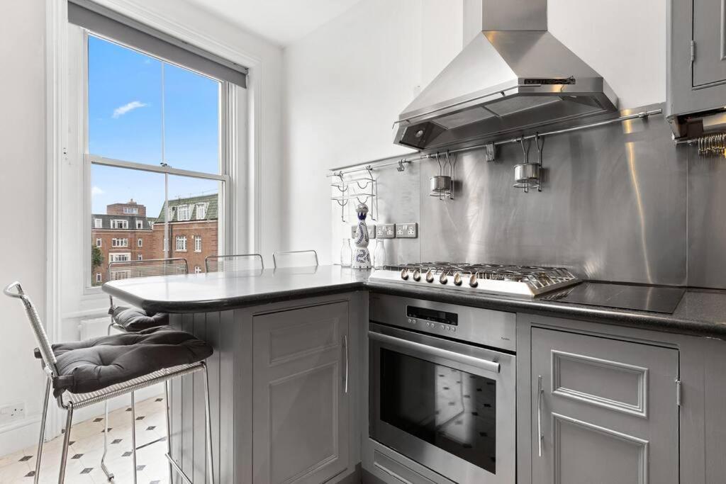 Spacious Sleep 11 With Terrace In Earls Court Ec99 Londres Exterior foto