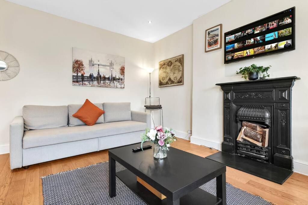 Spacious Sleep 11 With Terrace In Earls Court Ec99 Londres Exterior foto