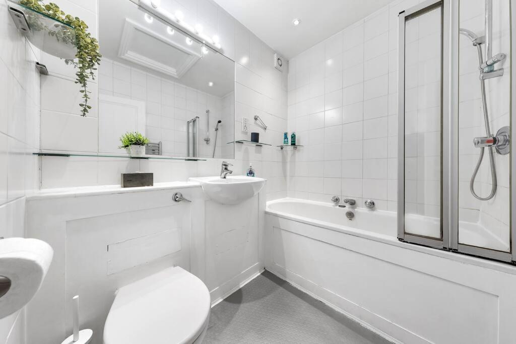 Spacious Sleep 11 With Terrace In Earls Court Ec99 Londres Exterior foto