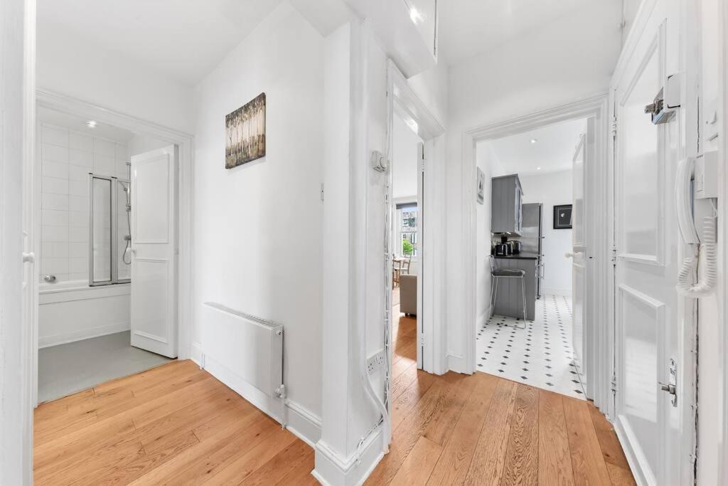 Spacious Sleep 11 With Terrace In Earls Court Ec99 Londres Exterior foto